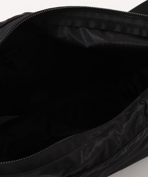 KELTY(ケルティ)の「MonoMAX掲載モデル【KELTY】AIRY CURVE SHOULDER エアリーカーブショルダー 軽量 リップストップナイロン(ショルダーバッグ・レディース・ベージュ/オリーブ/ブラック/ターコイズブルー/イエロー・ONE SIZE)」の7枚目の写真