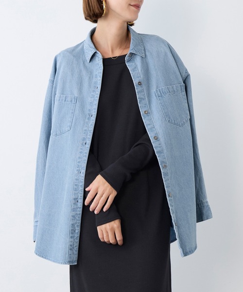 MICA&DEAL（マイカ＆ディール）の「ブリーチデニムシャツ（シャツ/ブラウス・レディース・グレー/ライトブルー・FREE）」の19枚目の写真