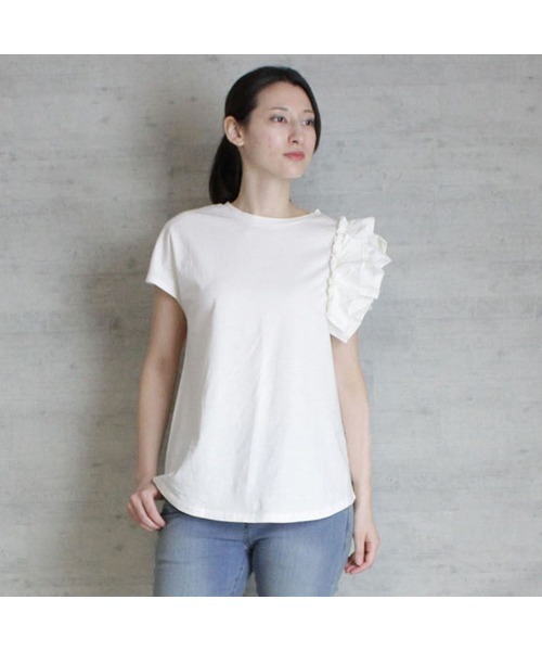 aity（アイティ）の「M-5L 片袖フリル アシメトリーカットソー 夏服（Tシャツ/カットソー・レディース・ホワイト/ピンクベージュ/ブラック・4L～5L/LL～3L/M～Ｌ）」の9枚目の写真