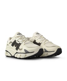 KARHU（カルフ）の「KARHU   “SUPER FULCRUM” スニーカー（スニーカー）」