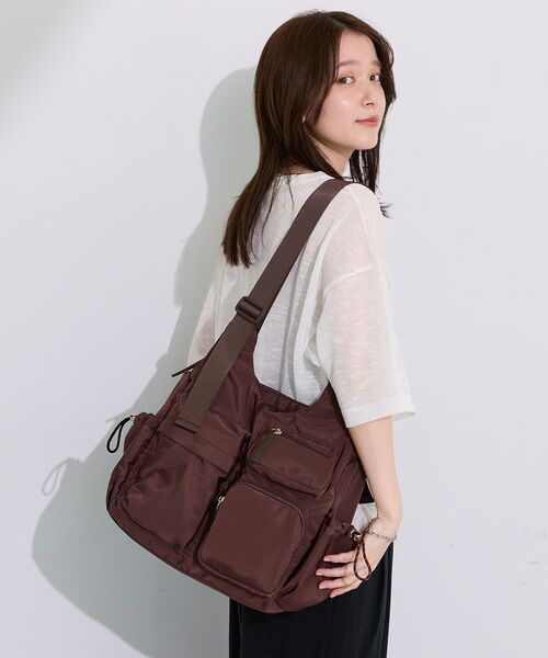 Green Parks(グリーンパークス)の「【10ポケBag】収納アドバイザー監修アウトポケットトート(トートバッグ・レディース・アイボリー/ブラック/カーキ系1/ライトグレー/ブラウン系1/カーキ/ブラウン・FREE)」の5枚目の写真