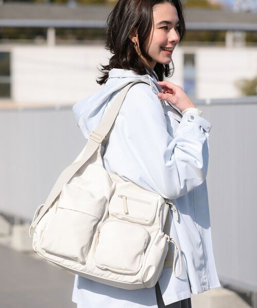 Green　Parks（グリーンパークス）の「【10ポケBag】収納アドバイザー監修アウトポケットトート（トートバッグ・レディース・アイボリー/ブラック/カーキ・FREE）」の9枚目の写真