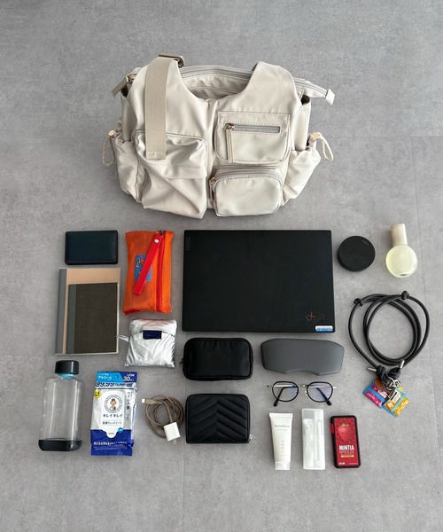 Green Parks(グリーンパークス)の「【10ポケBag】収納アドバイザー監修アウトポケットトート(トートバッグ・レディース・アイボリー/ブラック/カーキ・FREE)」の8枚目の写真