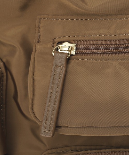 Green Parks(グリーンパークス)の「【10ポケBag】収納アドバイザー監修アウトポケットトート(トートバッグ・レディース・アイボリー/ブラック/カーキ系1/ライトグレー/ブラウン系1/カーキ/ブラウン・FREE)」の14枚目の写真