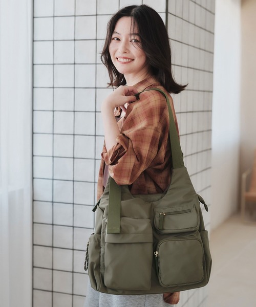 Green Parks(グリーンパークス)の「【10ポケBag】収納アドバイザー監修アウトポケットトート(トートバッグ・レディース・アイボリー/ブラック/カーキ系1/ライトグレー/ブラウン系1/カーキ/ブラウン・FREE)」の11枚目の写真