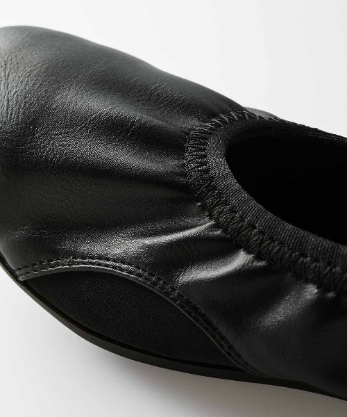 Live in comfort(リブインコンフォート)の「リブ イン コンフォート オケージョン遣いにぴったり!1足持っておきたい ストレッチ合皮素材のコンフォータブルパンプス〈ブラック〉(パンプス・レディース・ブラック・3/4/5)」の6枚目の写真