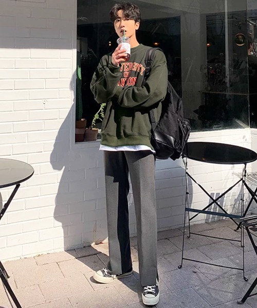 NOWLE(ノウル)の「【NOWLE】UNIVERSITY OF AKRON カレッジロゴ アーチプリント クルーネック スウェット(スウェット・メンズ・ダークカーキ/ブラック・MEDIUM/SMALL/X-LARGE/LARGE)」の3枚目の写真