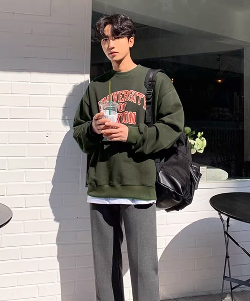 NOWLE(ノウル)の「【NOWLE】UNIVERSITY OF AKRON カレッジロゴ アーチプリント クルーネック スウェット(スウェット・メンズ・ダークカーキ/ブラック・MEDIUM/SMALL/X-LARGE/LARGE)」の7枚目の写真