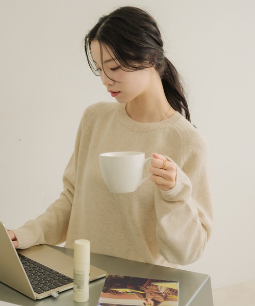 NEUNA（ヌナ）の「【韓国select item】ウール×アルパカベーシックセーター（ニット/セーター・レディース・アイボリー/ブルー・FREE）」の10枚目の写真