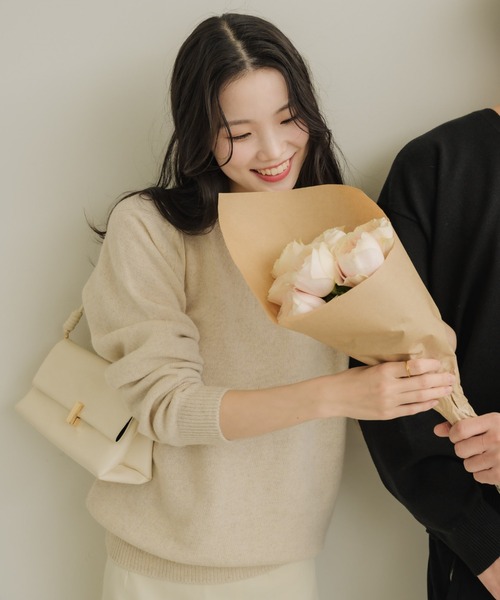 NEUNA（ヌナ）の「【韓国select item】ウール×アルパカベーシックセーター（ニット/セーター・レディース・アイボリー/ブルー・FREE）」の6枚目の写真