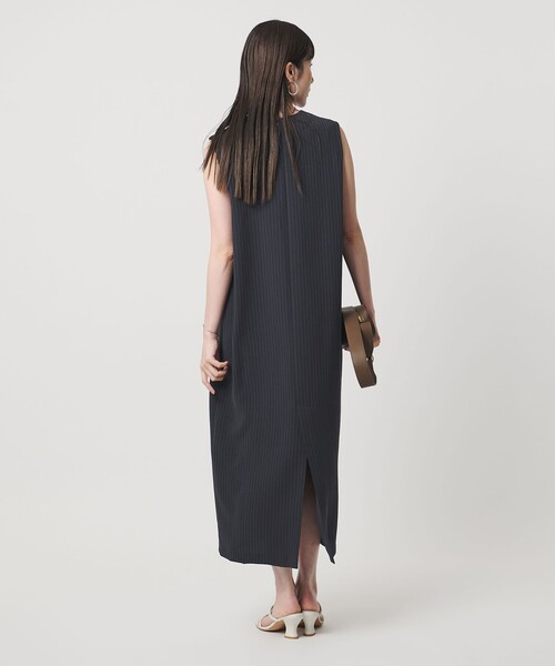 UNITED ARROWS(ユナイテッドアローズ)の「Drapy タック ノースリーブ ストライプ ワンピース ‐ウォッシャブル‐(ワンピース・レディース・その他1・38/36)」の3枚目の写真