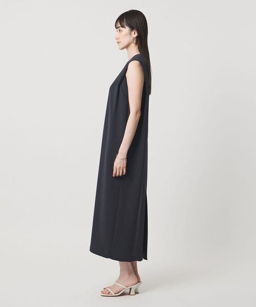 UNITED ARROWS(ユナイテッドアローズ)の「Drapy タック ノースリーブ ストライプ ワンピース ‐ウォッシャブル‐(ワンピース・レディース・その他1・38/36)」の5枚目の写真