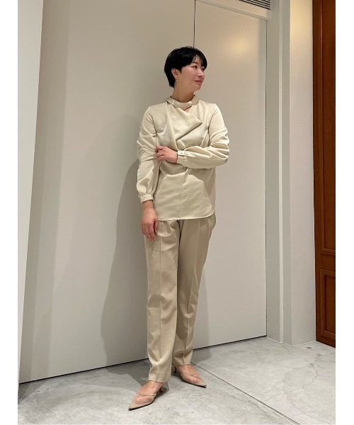 ESTNATION(エストネーション)の「COLUMN / スリムシルエットパンツ(スラックス・レディース・ベージュ/ブラック・38/36/34)」の13枚目の写真