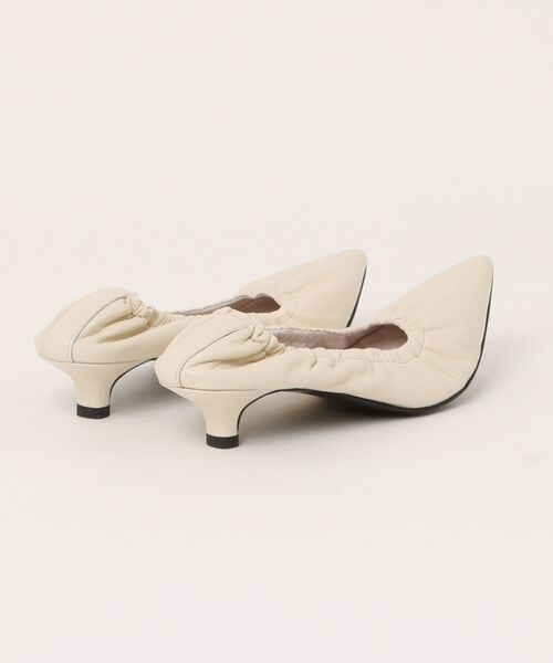 allureville（アルアバイル）の「ＣＯＲＳＯ　ＲＯＭＡ　９　ＥＬＡＳＴＩＣ　ＰＵＭＰＳ（パンプス・レディース・オフホワイト・36）」の2枚目の写真