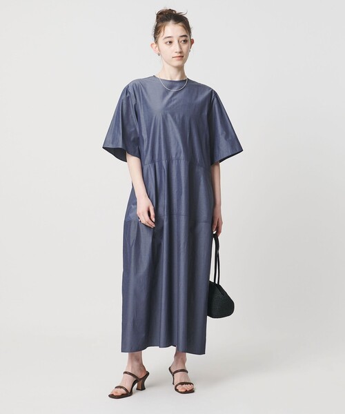 UNITED ARROWS（ユナイテッドアローズ）の「デニムライク ブライトローン ワンピース ‐ウォッシャブル‐（ワンピース・レディース・コバルトブルー/ダークグレー・36/38）」の4枚目の写真