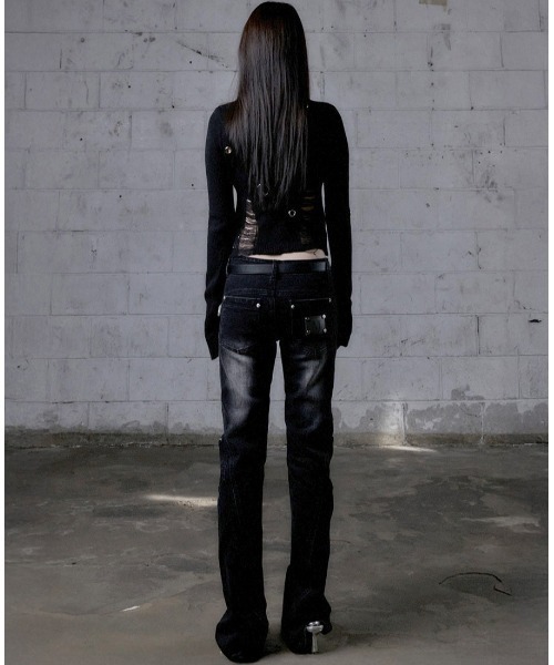 MUCENT(ムセント)の「A'GEM/9 × .kom 『MUCENT/ムセント』 ARDEN WASHING BOOTS CUT CARGO DENIM PANTS/ウォッシングブーツカットカーゴデニムパンツ(デニムパンツ・レディース・ブラック・S/M)」の9枚目の写真