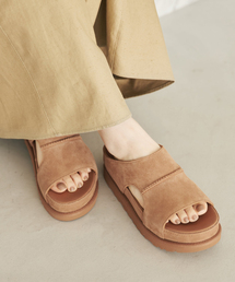 Plage（プラージュ）の「UGG / アグ W GOLDENSTAR CUTOUT SLIDE サンダル（サンダル）」