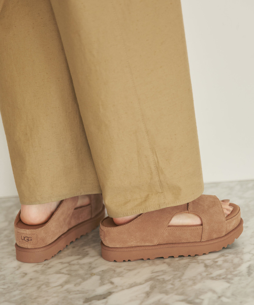 plage（プラージュ）の「UGG / アグ W GOLDENSTAR CUTOUT SLIDE サンダル（サンダル・レディース・ブラック/タン・25cm/24cm/23cm/22cm）」の6枚目の写真