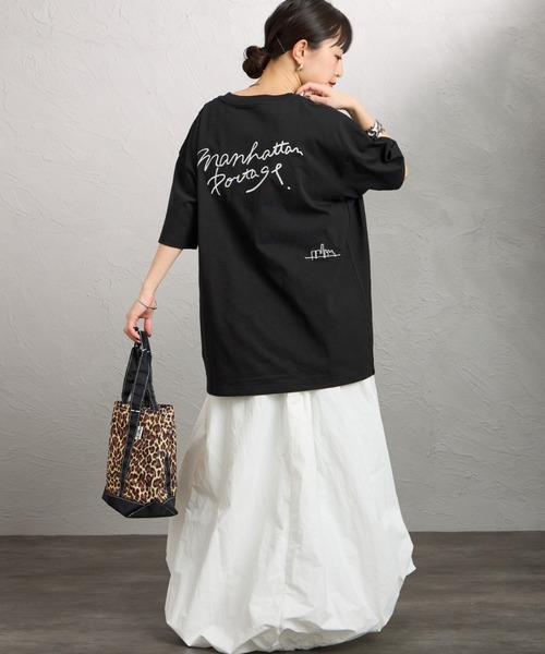 Manhattan Portage（マンハッタンポーテージ）の「【WEB先行予約】[MANHATTAN PORTAGE/マンハッタンポーテージ] 別注 ランダム手描き風刺繍 バックプリントTシャツ（Tシャツ/カットソー・レディース・ネイビー/ライトグレー/ブラック・XL/L/M/S）」の14枚目の写真