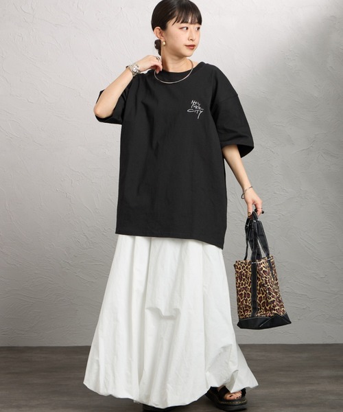 Manhattan Portage（マンハッタンポーテージ）の「【WEB先行予約】[MANHATTAN PORTAGE/マンハッタンポーテージ] 別注 ランダム手描き風刺繍 バックプリントTシャツ（Tシャツ/カットソー・レディース・ネイビー/ライトグレー/ブラック・XL/L/M/S）」の4枚目の写真