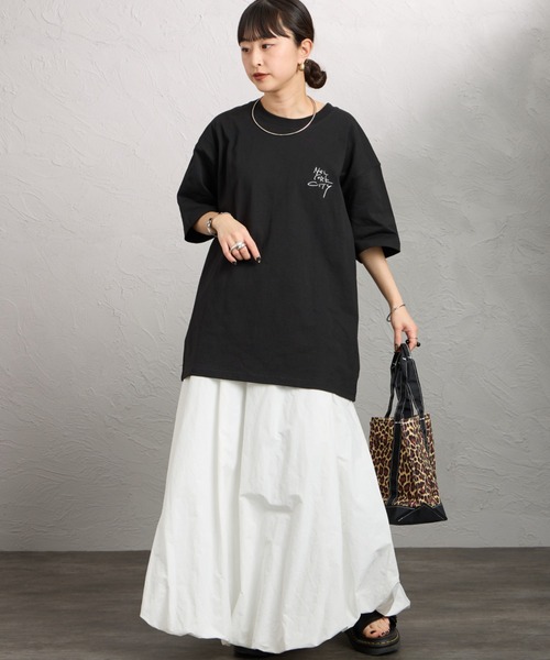 Manhattan Portage（マンハッタンポーテージ）の「【WEB先行予約】[MANHATTAN PORTAGE/マンハッタンポーテージ] 別注 ランダム手描き風刺繍 バックプリントTシャツ（Tシャツ/カットソー・レディース・ネイビー/ライトグレー/ブラック・XL/L/M/S）」の5枚目の写真