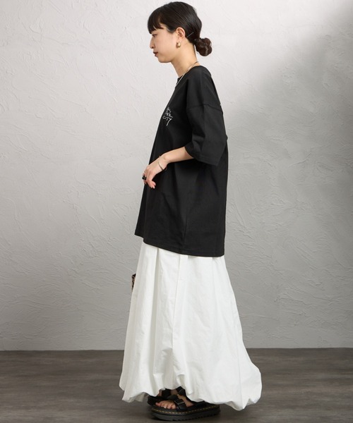 Manhattan Portage（マンハッタンポーテージ）の「【WEB先行予約】[MANHATTAN PORTAGE/マンハッタンポーテージ] 別注 ランダム手描き風刺繍 バックプリントTシャツ（Tシャツ/カットソー・レディース・ネイビー/ライトグレー/ブラック・XL/L/M/S）」の6枚目の写真