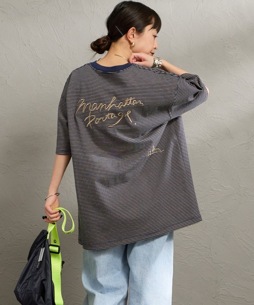 Manhattan Portage（マンハッタンポーテージ）の「【WEB先行予約】[MANHATTAN PORTAGE/マンハッタンポーテージ] 別注 ランダム手描き風刺繍 バックプリントTシャツ（Tシャツ/カットソー・レディース・ネイビー/ライトグレー/ブラック・XL/L/M/S）」の21枚目の写真