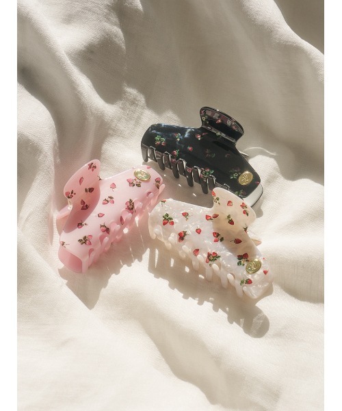 SNIDEL HOME(スナイデルホーム)の「ストロベリーへアバンス(バレッタ/ヘアクリップ・レディース・ブラック/ホワイト/ピンク・F)」の7枚目の写真