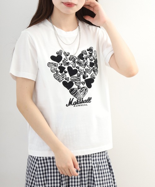 EGLANTINE(エグランティーヌ)の「EGLANTINE ビジューハートモチーフ半袖カットソー ラインストーン(Tシャツ/カットソー・レディース・ブラック/オフホワイト/キャメル・38)」の4枚目の写真