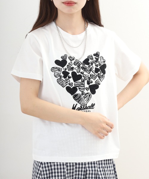 EGLANTINE(エグランティーヌ)の「EGLANTINE ビジューハートモチーフ半袖カットソー ラインストーン(Tシャツ/カットソー・レディース・ブラック/オフホワイト/キャメル・38)」の6枚目の写真