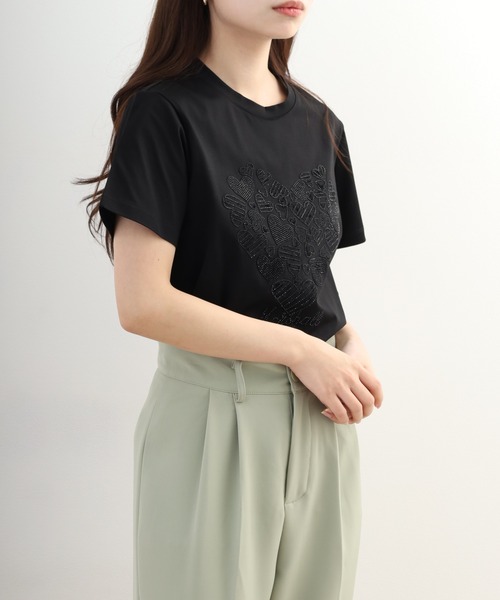 EGLANTINE(エグランティーヌ)の「EGLANTINE ビジューハートモチーフ半袖カットソー ラインストーン(Tシャツ/カットソー・レディース・ブラック/オフホワイト/キャメル・38)」の15枚目の写真
