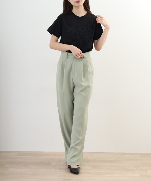 EGLANTINE(エグランティーヌ)の「EGLANTINE ビジューハートモチーフ半袖カットソー ラインストーン(Tシャツ/カットソー・レディース・ブラック/オフホワイト/キャメル・38)」の16枚目の写真