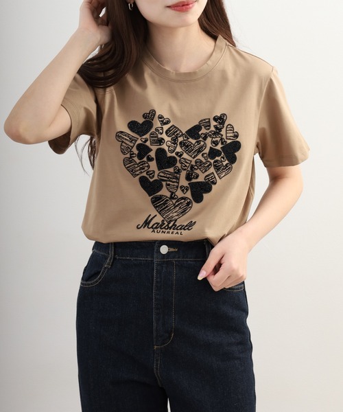 EGLANTINE(エグランティーヌ)の「EGLANTINE ビジューハートモチーフ半袖カットソー ラインストーン(Tシャツ/カットソー・レディース・ブラック/オフホワイト/キャメル・38)」の19枚目の写真