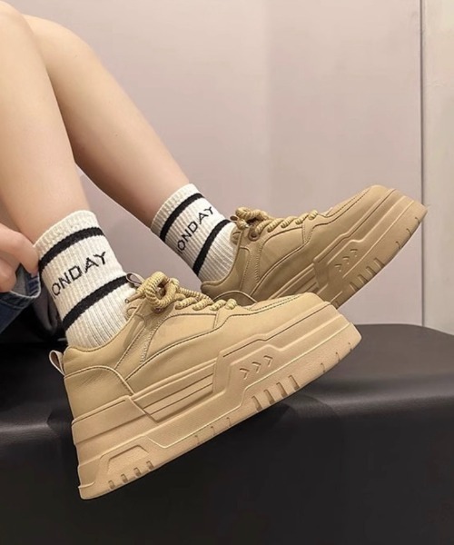 Teem Store(チームストア)の「フラットボリューム厚底スニーカー(スニーカー・レディース・ホワイト/ブラック/キャメル・M/L)」の1枚目の写真