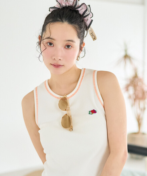 FREAK'S STORE(フリークスストア)の「FRUIT OF THE LOOM × FREAK'S STORE/フルーツオブザルーム 別注 配色 メロー リブタンクトップ(タンクトップ・レディース・レモンイエロー/オフホワイト/チャコールグレー/ピンク系その他/ネイビー・フリ-)」の7枚目の写真