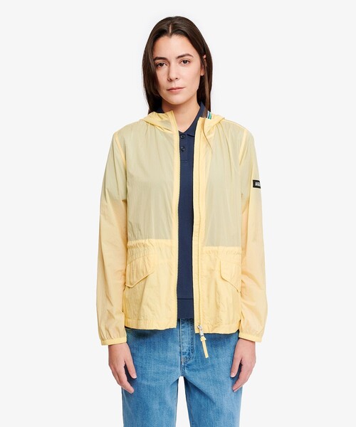 AIGLE(エーグル)の「超軽量 撥水 UVカット フーディショートジャケット(ナイロンジャケット・レディース・ホワイト/パープル/イエロー/セージグリーン・38/40/36)」の6枚目の写真