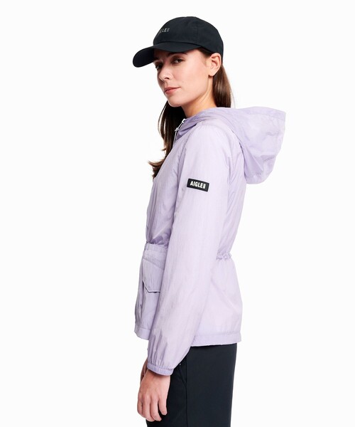 AIGLE(エーグル)の「超軽量 撥水 UVカット フーディショートジャケット(ナイロンジャケット・レディース・ホワイト/パープル/イエロー/セージグリーン・38/40/36)」の13枚目の写真
