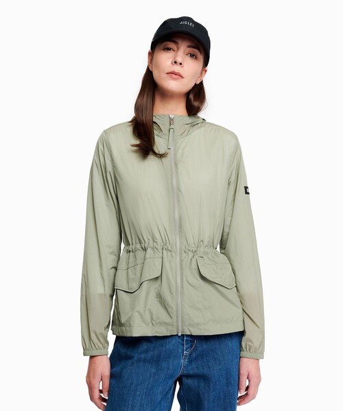 AIGLE(エーグル)の「超軽量 撥水 UVカット フーディショートジャケット(ナイロンジャケット・レディース・ホワイト/パープル/イエロー/セージグリーン・38/40/36)」の18枚目の写真