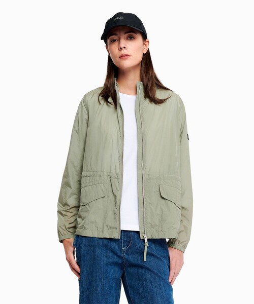 AIGLE(エーグル)の「超軽量 撥水 UVカット フーディショートジャケット(ナイロンジャケット・レディース・ホワイト/パープル/イエロー/セージグリーン・38/40/36)」の19枚目の写真