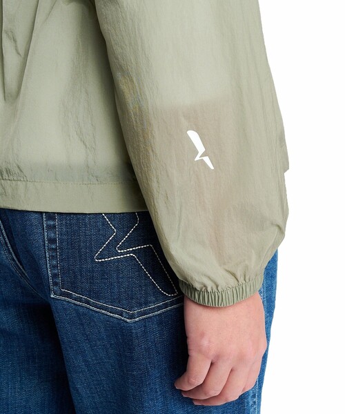 AIGLE(エーグル)の「超軽量 撥水 UVカット フーディショートジャケット(ナイロンジャケット・レディース・ホワイト/パープル/イエロー/セージグリーン・38/40/36)」の22枚目の写真