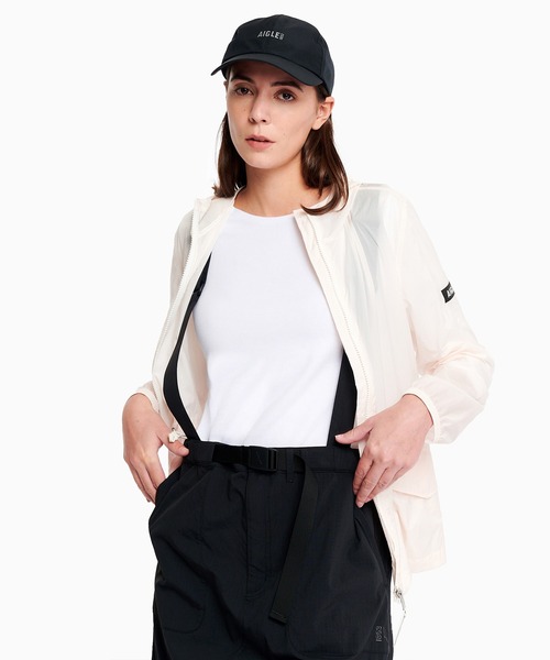 AIGLE(エーグル)の「超軽量 撥水 UVカット フーディショートジャケット(ナイロンジャケット・レディース・ホワイト/パープル/イエロー/セージグリーン・38/40/36)」の11枚目の写真