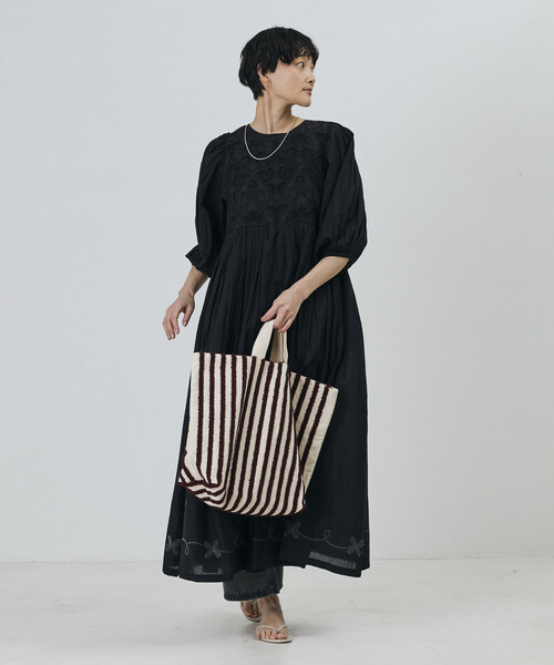 Freada(フリーダ)の「beej/ビージ ループ ストライプ トートバッグ(トートバッグ・レディース・グリーン/ダークブラウン・フリ-)」の6枚目の写真