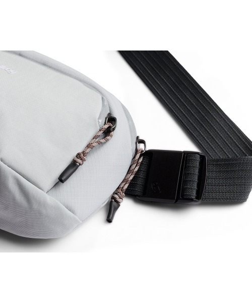 Bellroy(ベルロイ)の「bellroy/ベルロイ/Bellroy/Venture Hip Pack 1.5L ヒップパック ウェストポーチ ボディバッグ(ボディバッグ/ウエストポーチ・メンズ・ライトグレー/ダークグリーン・ONE SIZE)」の5枚目の写真