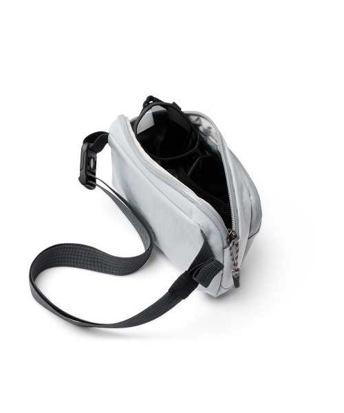 Bellroy(ベルロイ)の「bellroy/ベルロイ/Bellroy/Venture Hip Pack 1.5L ヒップパック ウェストポーチ ボディバッグ(ボディバッグ/ウエストポーチ・メンズ・ライトグレー/ダークグリーン・ONE SIZE)」の7枚目の写真