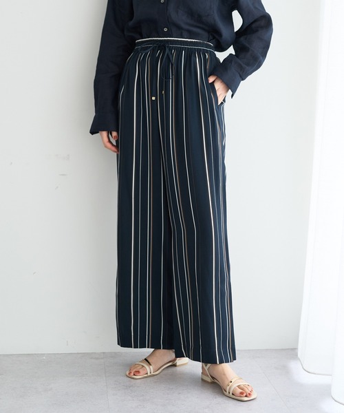 YECCA VECCA(イェッカヴェッカ)の「アートプリントスリットワイドパンツ(その他パンツ・レディース・マルチ/ストライプ・FREE)」の1枚目の写真