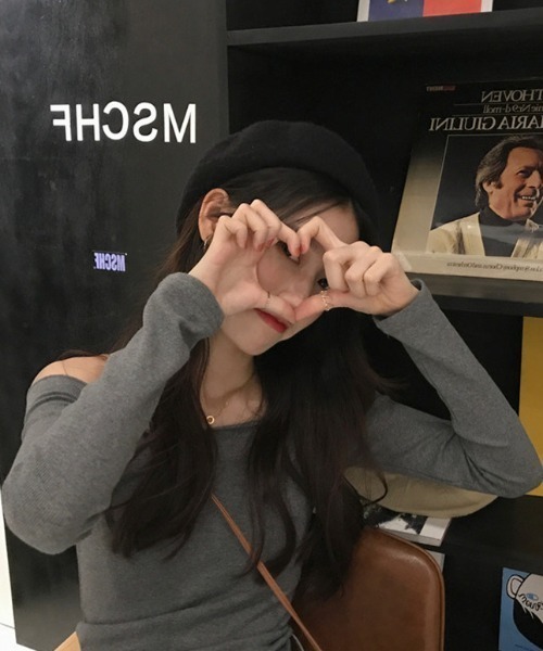 Emilie（エミリー）の「オフショルライトロンT（Tシャツ/カットソー・レディース・チャコールグレー/ブラック・M）」の14枚目の写真