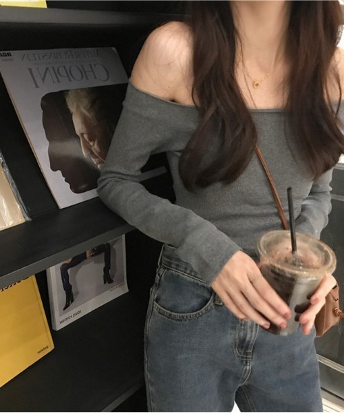 Emilie（エミリー）の「オフショルライトロンT（Tシャツ/カットソー・レディース・チャコールグレー/ブラック・M）」の18枚目の写真