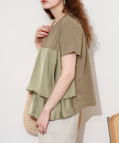 EGLANTINE(エグランティーヌ)の「EGLANTINE サテン切替フレアカットソー 半袖(Tシャツ/カットソー・レディース・カーキ/ブラック/オフホワイト/ネイビー・38)」の22枚目の写真