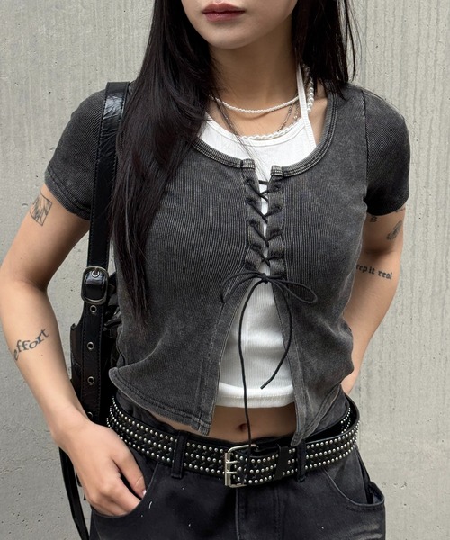 lilful(リルフル)の「【26年春夏新作】レースアップデザイン レイヤード半袖トップス(Tシャツ/カットソー・レディース・グレー/ホワイト/ブラック・F)」の8枚目の写真