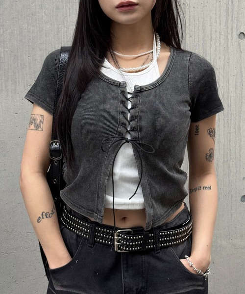 lilful(リルフル)の「【26年春夏新作】レースアップデザイン レイヤード半袖トップス(Tシャツ/カットソー・レディース・グレー/ホワイト/ブラック・F)」の9枚目の写真